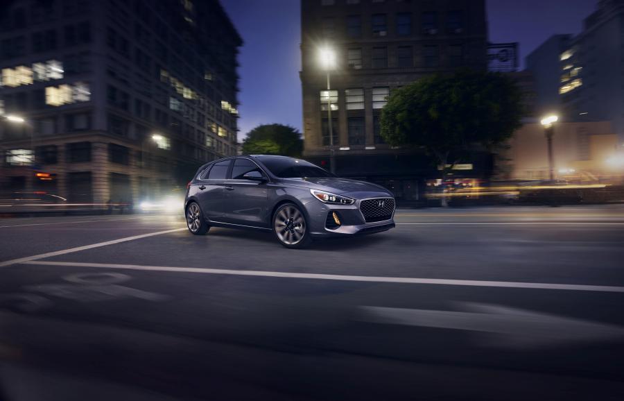  Hyundai Elantra GT Sport 2017 года  (фото 16 из 40)